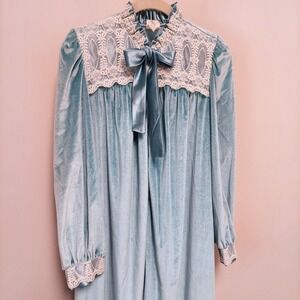 Vintage Donna Richard Gilligan O'Malley Blue Velour Lace Nightgown M Coquette